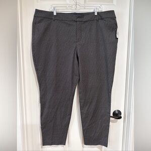 Old Navy Women's SZ 20 Pixie Mid-Rise Ankle Pant Black/White Diamond NWT